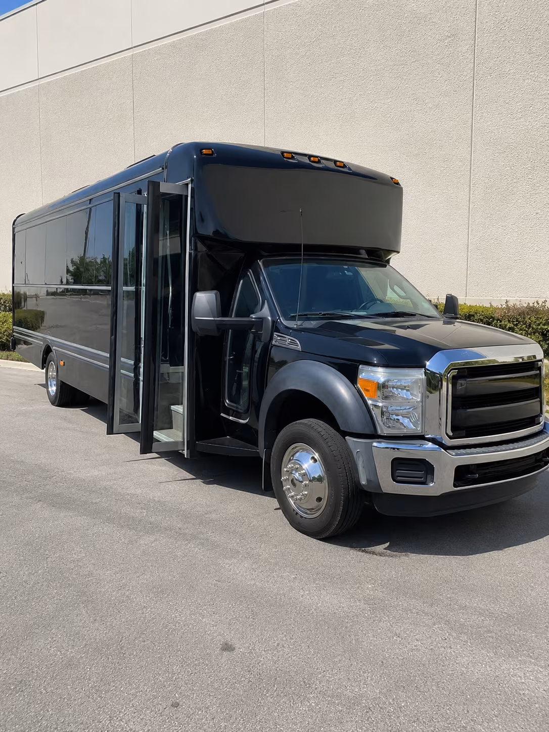 Houston Birthday, Sweet 16, & Quinceañera Party Bus Rentals