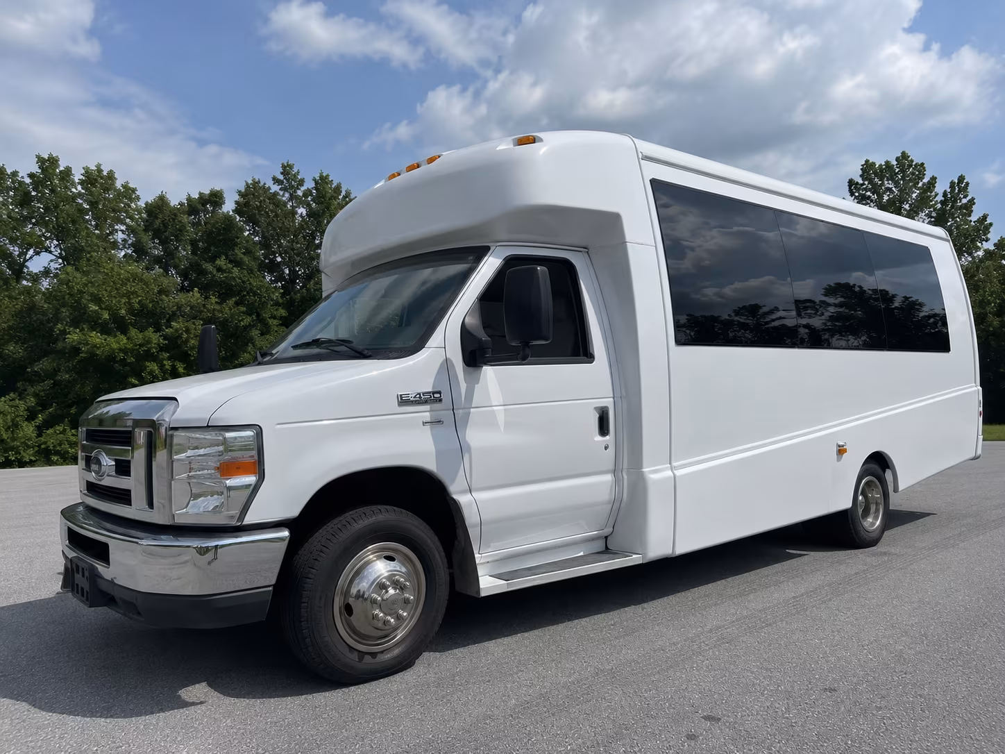 Pasadena Birthday, Sweet 16, & Quinceañera Transportation party bus exterior