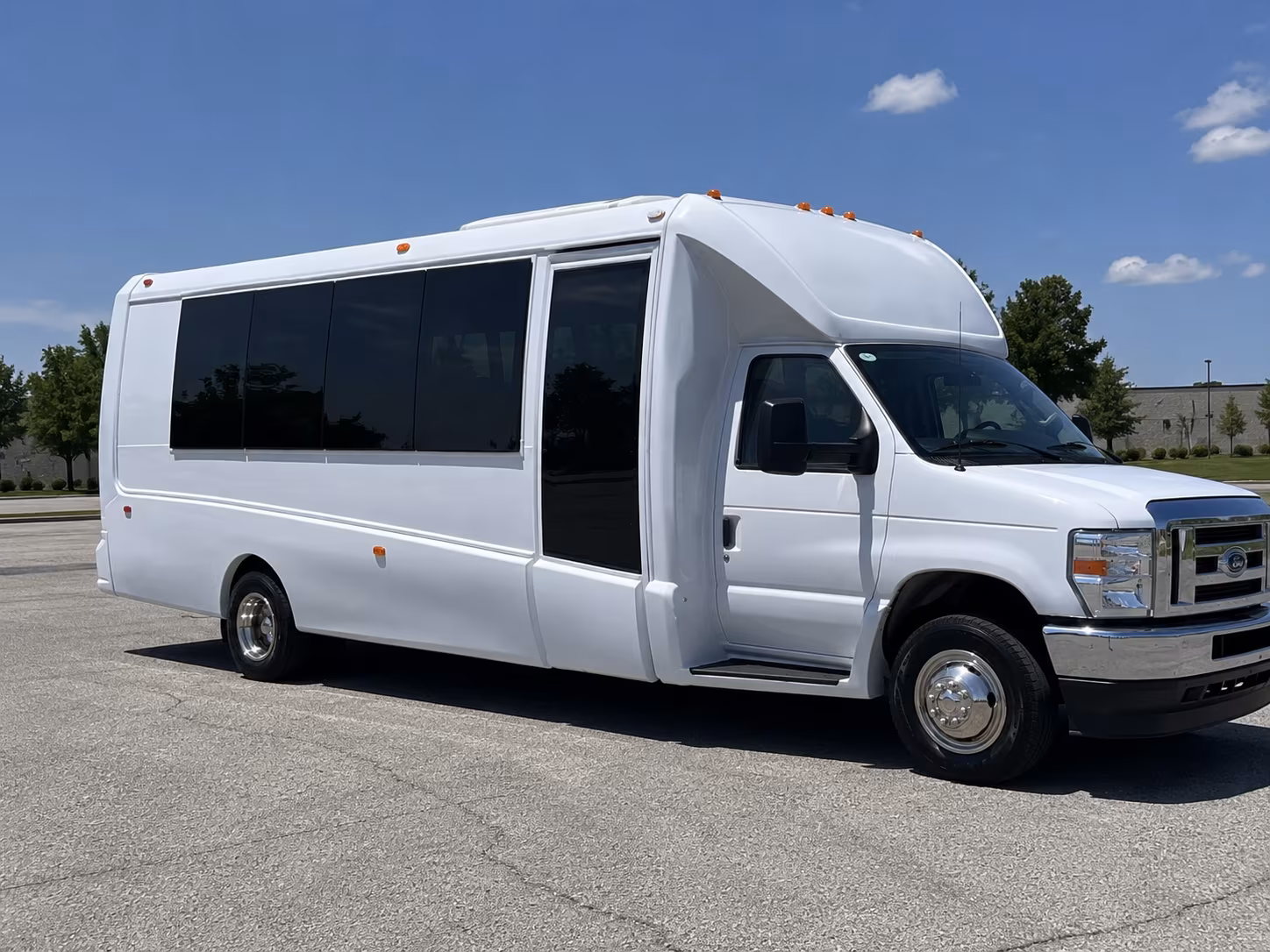 Pasadena Birthday, Sweet 16, & Quinceañera Transportation onboard seating