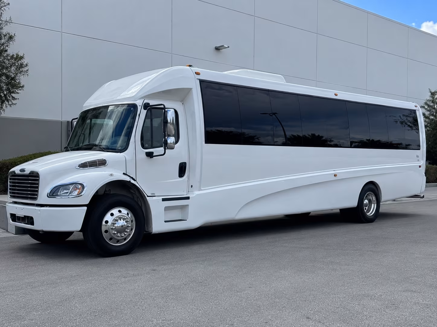 Pasadena Winery Tour & Pub Crawl Transportation group transportation